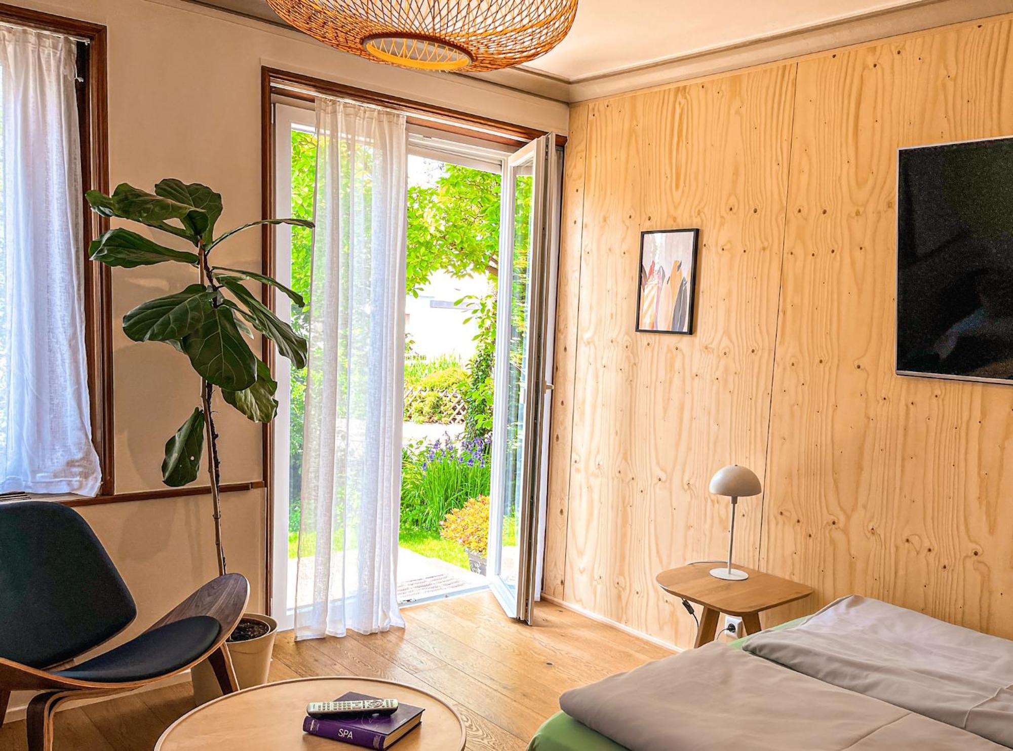 Hacienda Flats - Wunderschoene Ferienwohnungen Am Seewald Friedrichshafen Ruang foto
